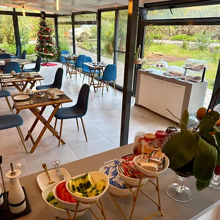 Casa Caloura Lotus Deluxe & Daire Lagoa (Azores)