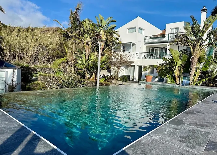 Casa Caloura Lotus Deluxe & Daire