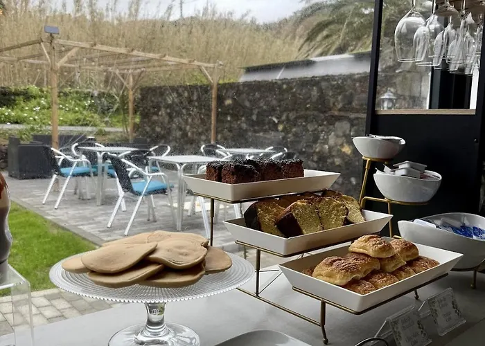 Casa Caloura Lotus Deluxe & Daire Lagoa (Azores)