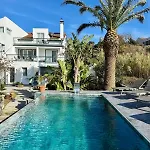 Casa Caloura Lotus Deluxe & Daire