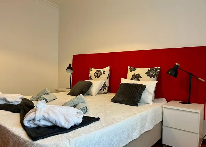 Casa Caloura Lotus Deluxe & Lagoa (Azores)