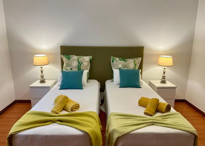 Casa Caloura Lotus Deluxe & Apartamento *