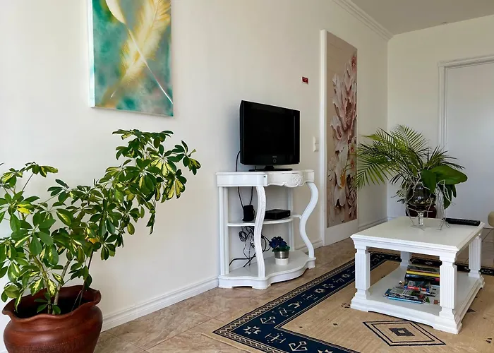 Casa Caloura Lotus Deluxe & Apartamento Lagoa (Azores)