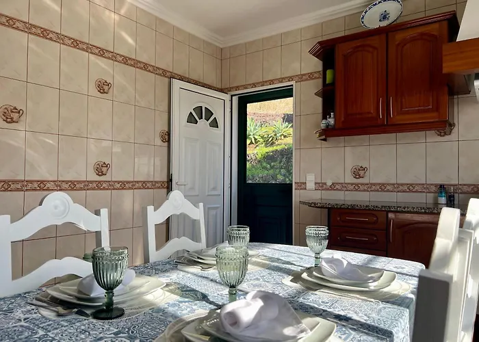 Casa Caloura Lotus Deluxe & *